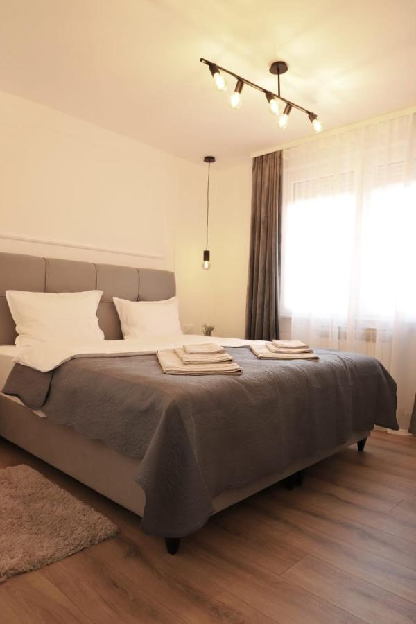 Appartement Apartman Nila à Vukovar Extérieur photo