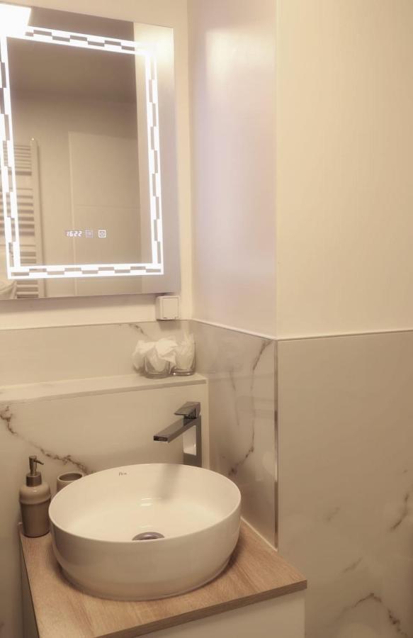 Appartement Apartman Nila à Vukovar Extérieur photo
