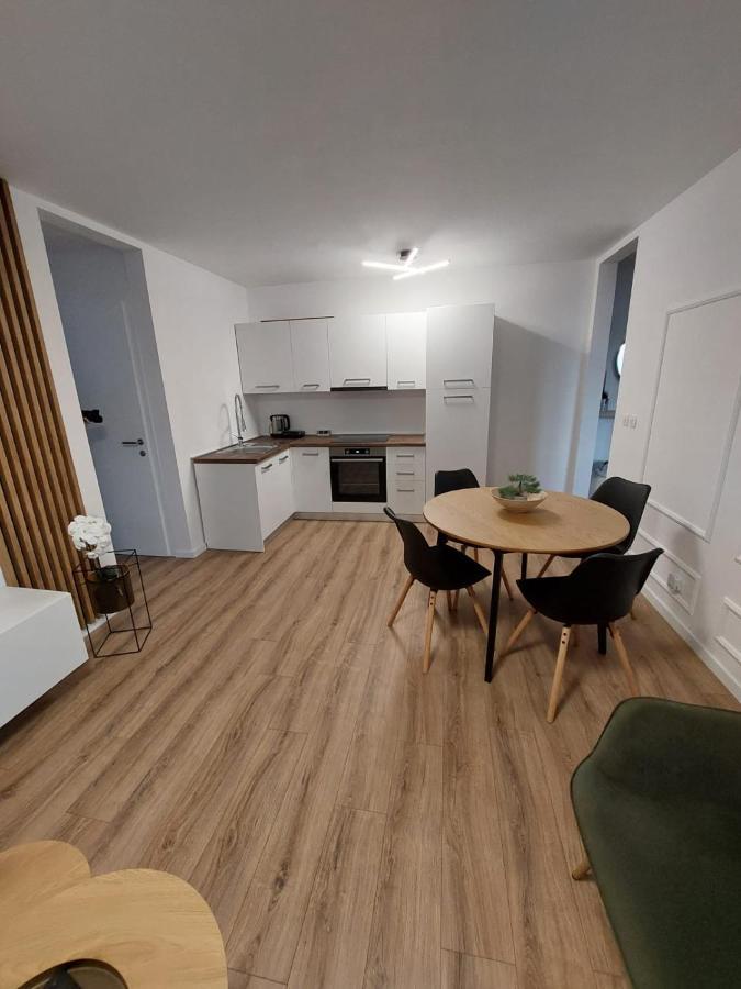 Appartement Apartman Nila à Vukovar Extérieur photo